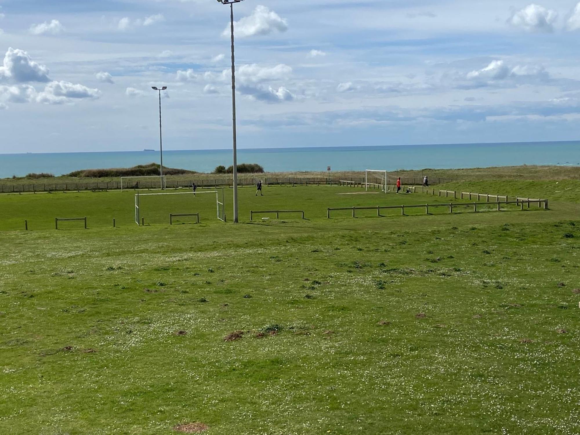 Brise De Mer Sur La Naturelle, Studio A Wimereux , Parking Ngoại thất bức ảnh