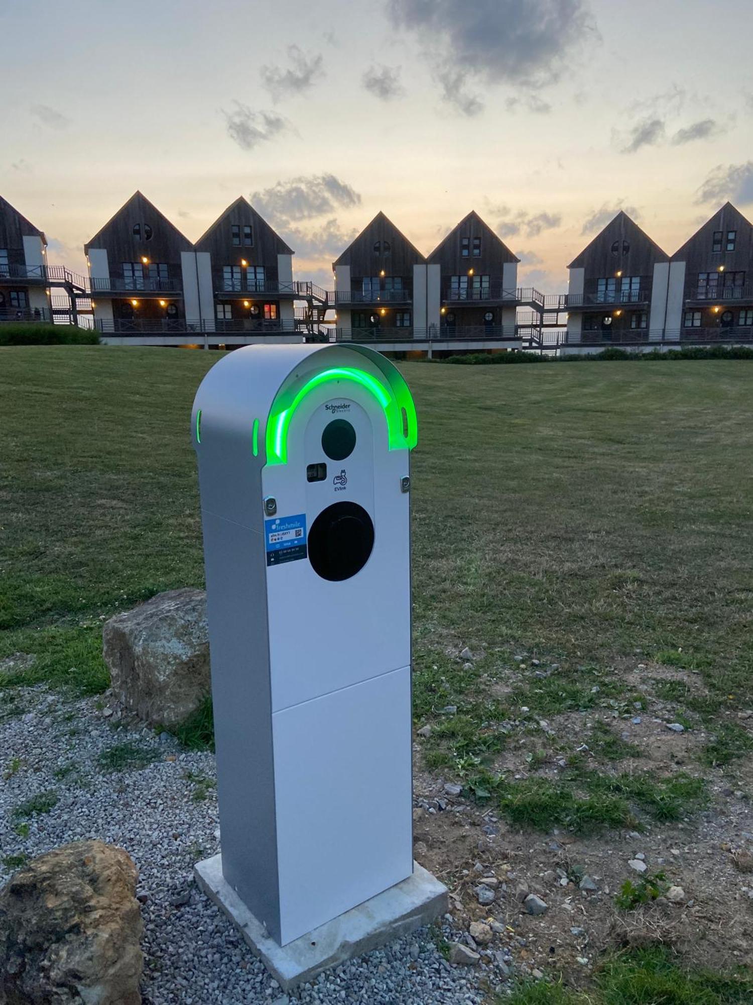 Brise De Mer Sur La Naturelle, Studio A Wimereux , Parking Ngoại thất bức ảnh